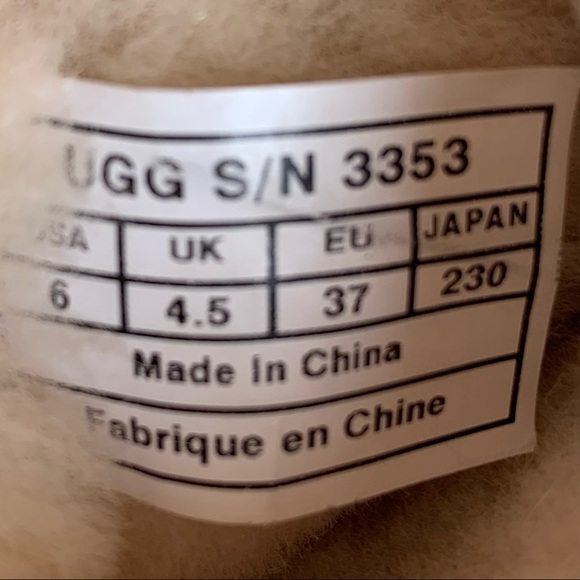 UGG Classic Short Sparkles Boot - Picture 9 of 11